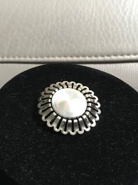 Vintage floral brooch